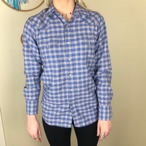 Ely Cattleman long sleeve Pearl snap size small.